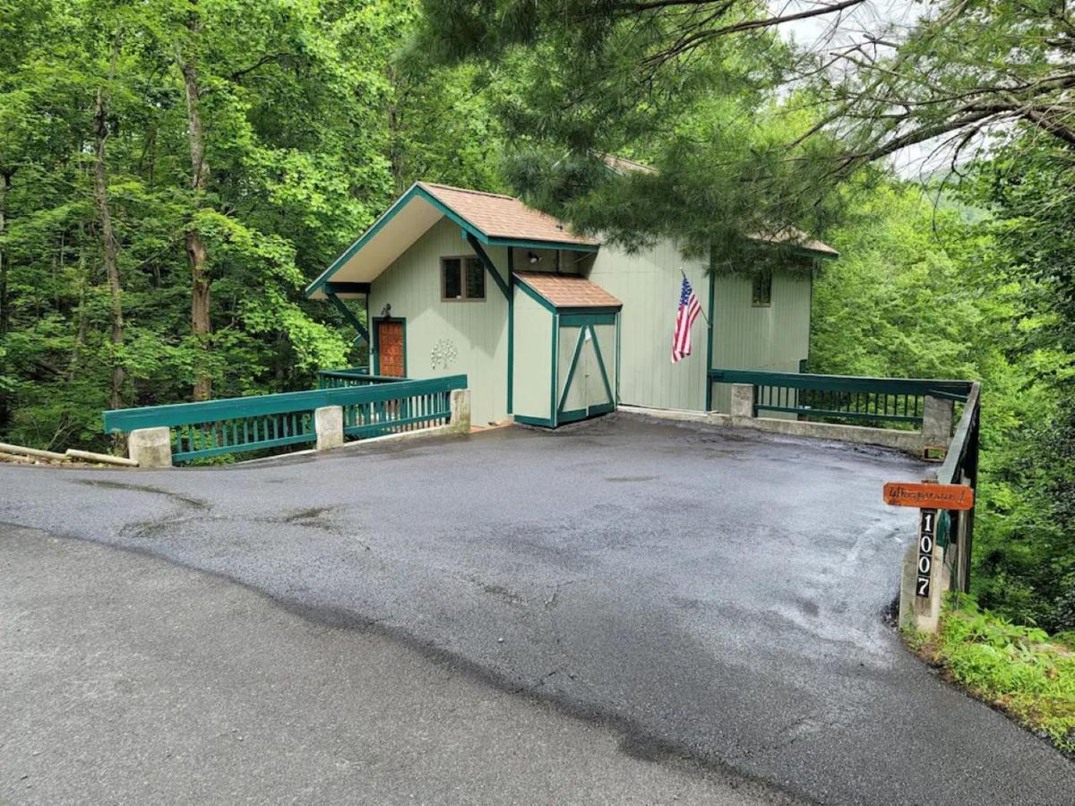 Want To Feel Like You'Re Up In The Trees!! What A Great View! Villa Gatlinburg Exterior photo